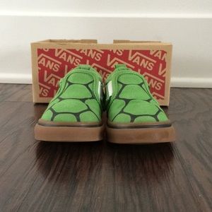Boy’s Ninja Turtle Vans Shoe Size 9